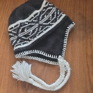 Columbia Beanie, Black White Fair Isle